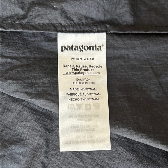 Patagonia Black Lightweight Hooded Jacket - Houdini - Men’s Size M - Picture 4 of 6